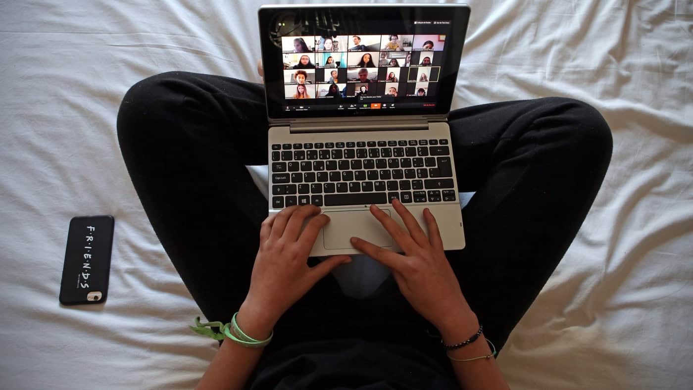 Covid-19 dificultou emprego jovem e levou a perda de aprendizagens, segundo um estudo