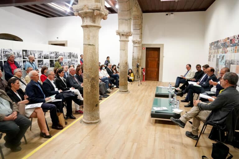 Obras completas e uma exposição para manter viva Maria Ondina Braga