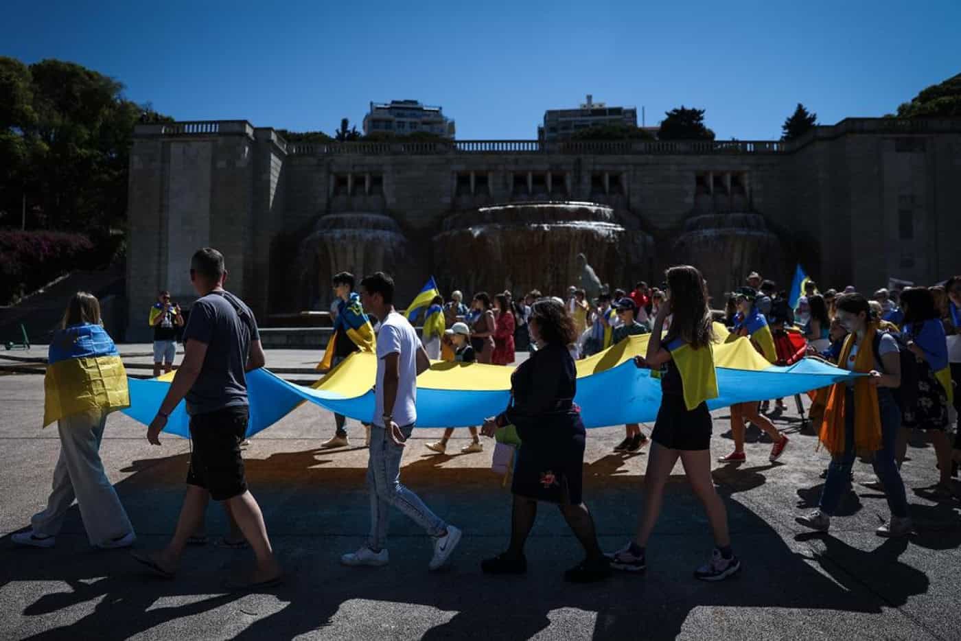 Líderes dos 27 países da UE decidem hoje estatuto de candidato para Ucrânia