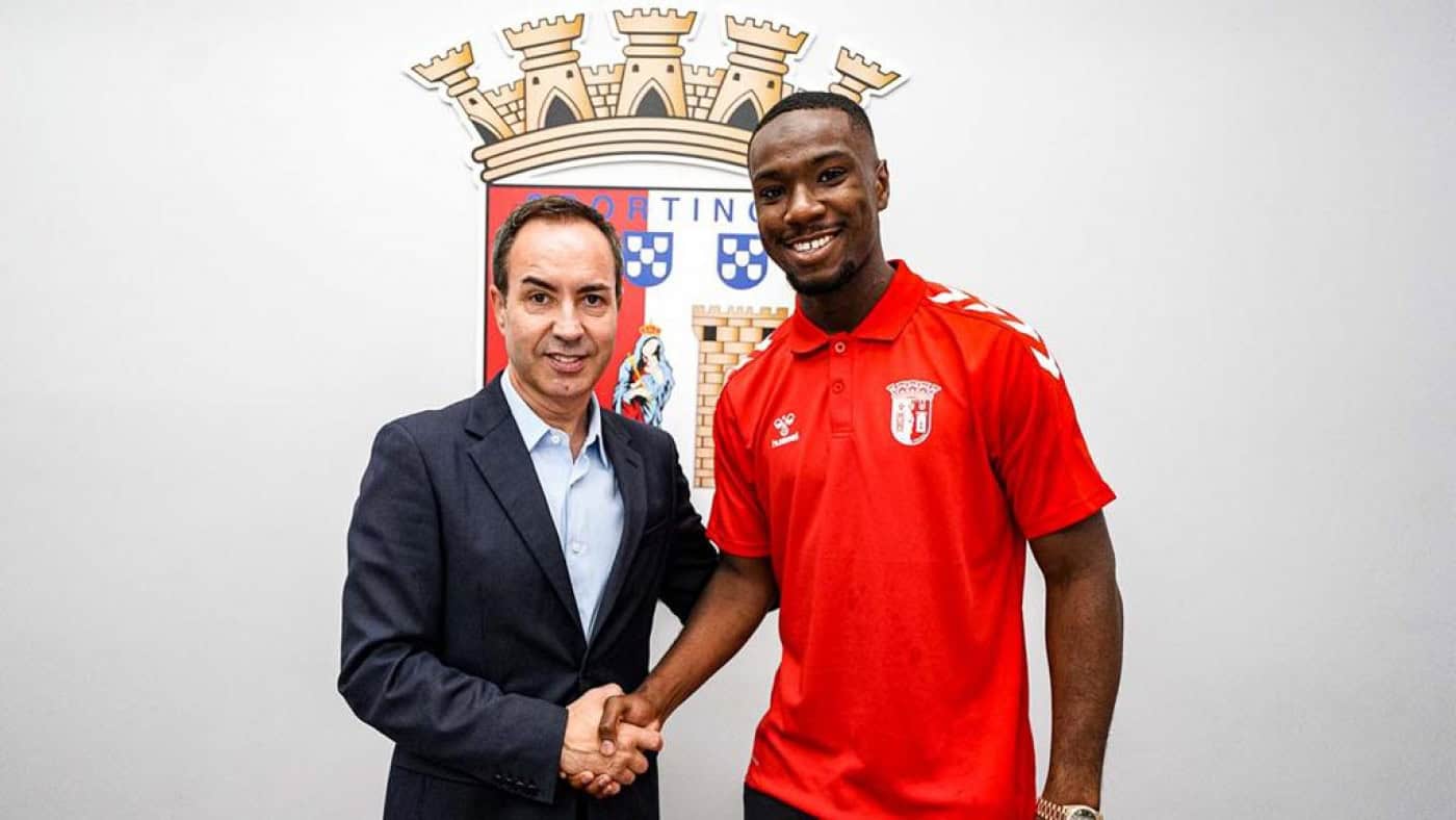 SC Braga anuncia novo defesa Sikou Niakaté