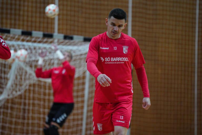 SC Braga/AAUM anuncia quatro saídas. Robinho pode estar a caminho