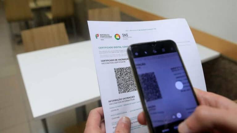 Certificado digital e teste negativo à Covid deixam de ser obrigatórios nos voos para Portugal
