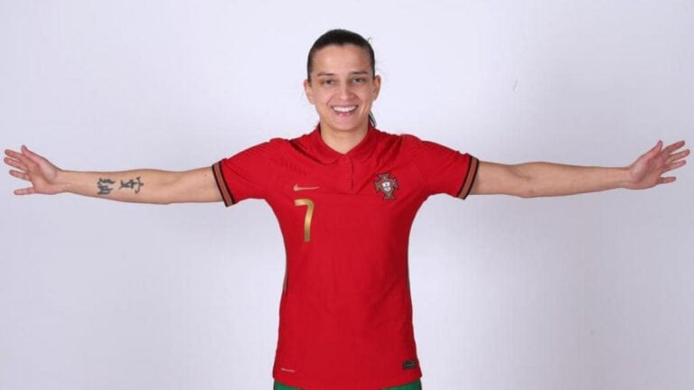 Famalicense Ana Azevedo eleita melhor jogadora da fase final do Europeu de fustal