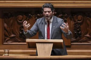 Parlamento debate e vota moção de censura do Chega&nbsp;