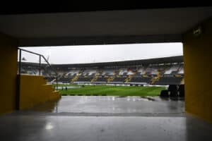 Vitória SC punido com jogo à porta fechada após incidente em jogo com FC Porto&nbsp;