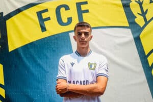Hugo Oliveira prolonga ligação ao FC Famalicão 