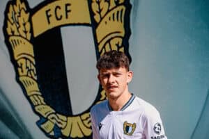 Owen Beck reforça FC Famalicão