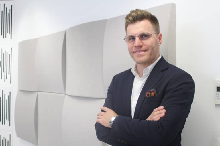 “Não podemos ter lojas fechadas com ruas cheias de gente”