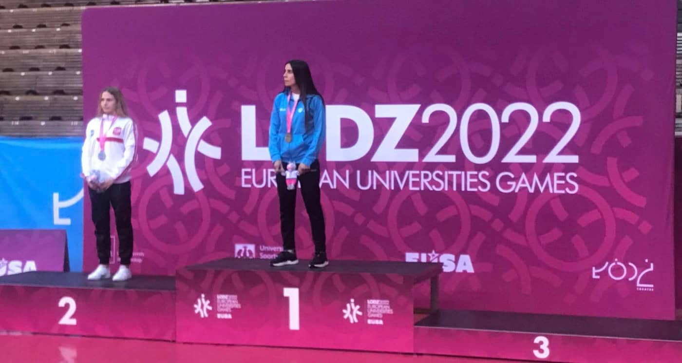 Sofia Oliveira é campeã europeia universitária de kickboxing