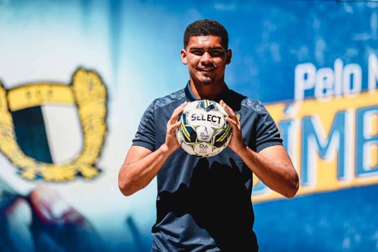 Luiz Júnior renova com FC Famalicão até 2027