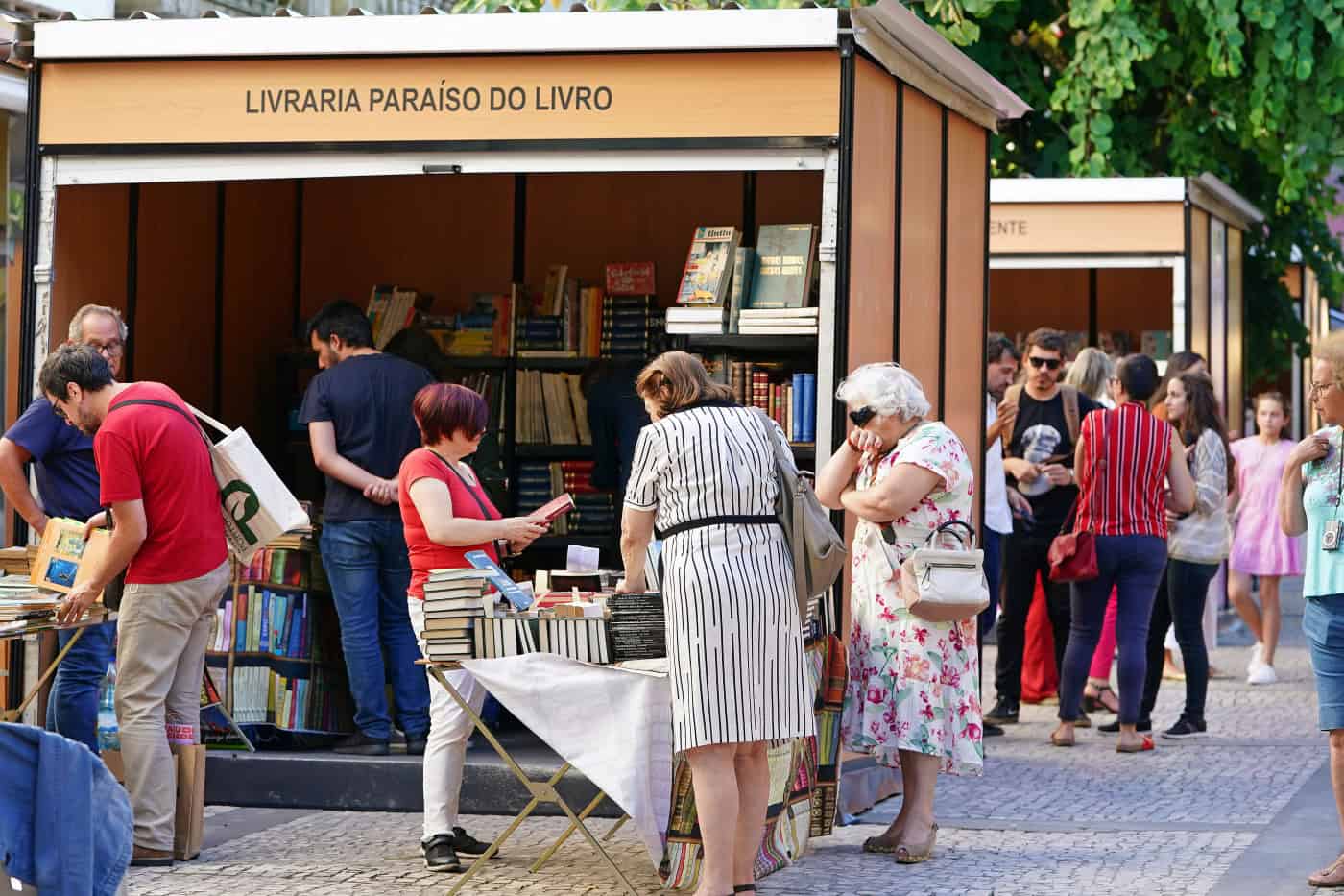 Alfarrabistas interpelados na Feira do Livro devido à ocupação do espaço público