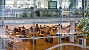 Governo falha criação de vagas no Ensino Superior para alunos de contextos menos favorecidos