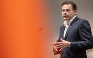 Sondagem: PSD reduz distância para PS