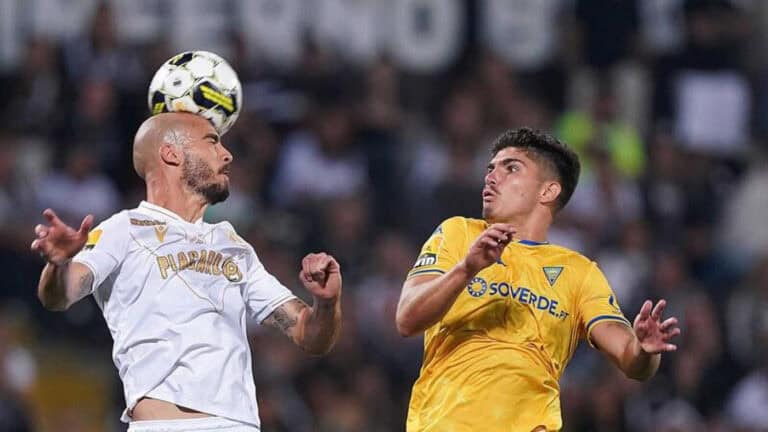 Vitória de Guimarães bate Estoril Praia e junta-se ao grupo de líderes&nbsp;