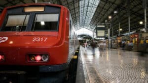 Um comboio suprimido na linha do Sado. Adesão à greve na CP ainda com pouco impacto&nbsp;