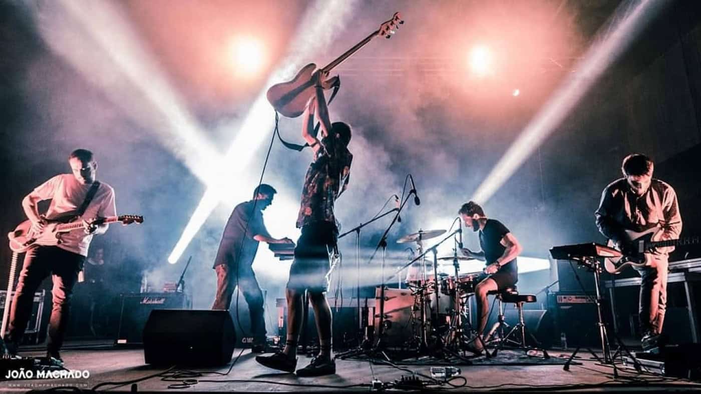 Quadra levam frescura de novos sons ao palco do Limonada