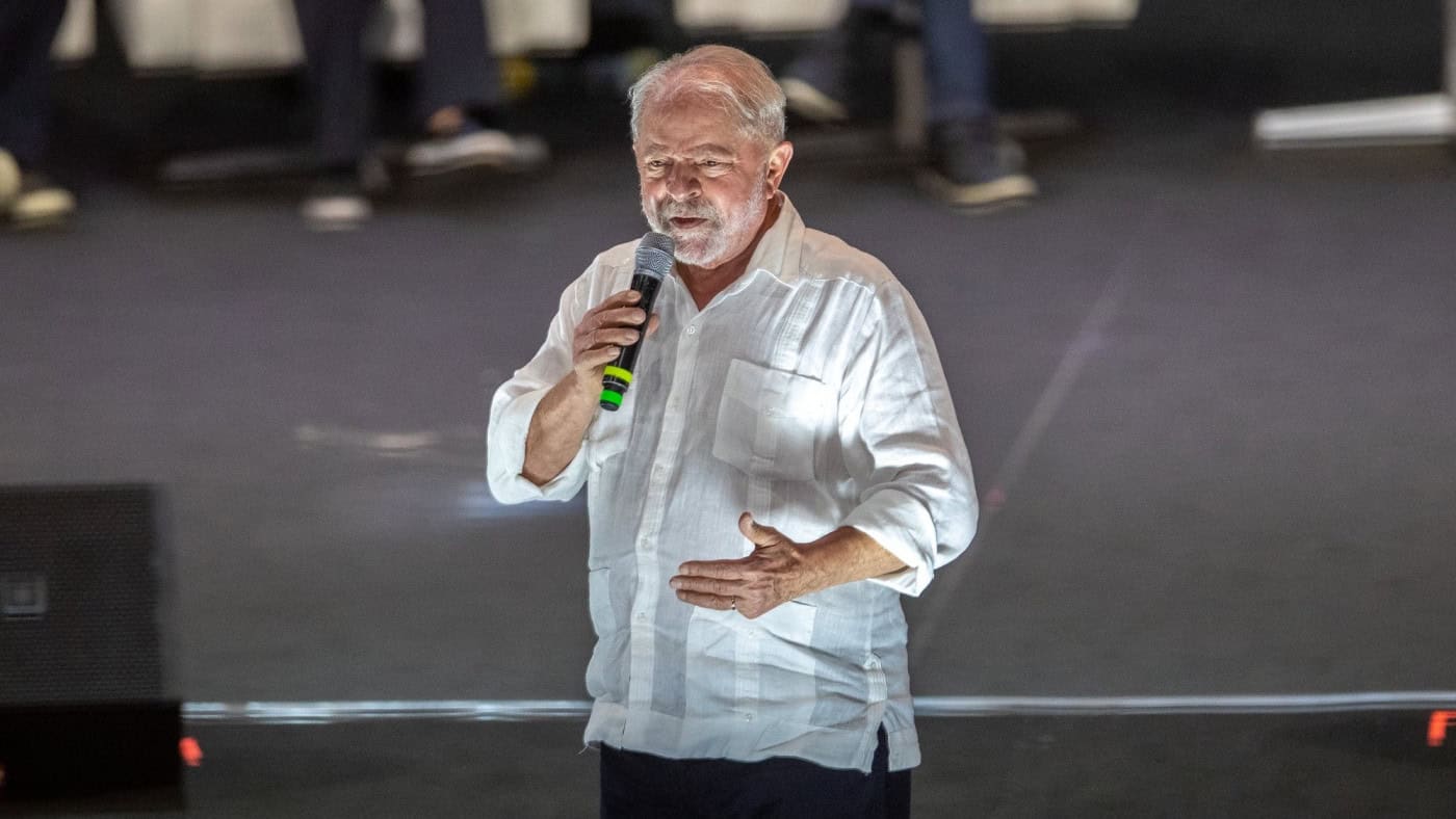 Brasil. Lula da Silva à frente nas sondagens no arranque da campanha