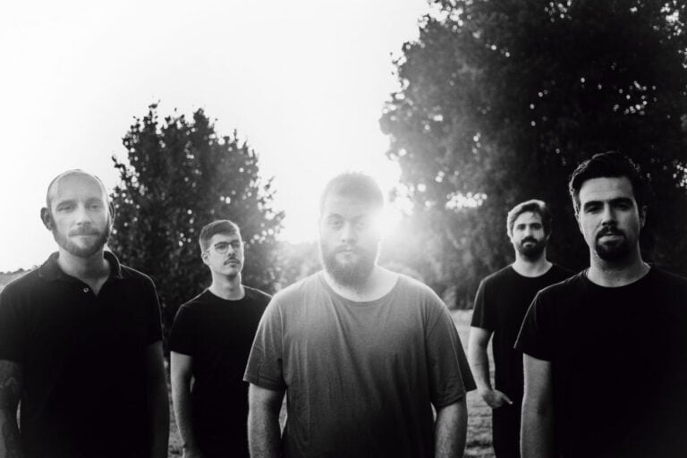 Limonada recebe concerto de Imploding Stars para assistir de olhos fechados