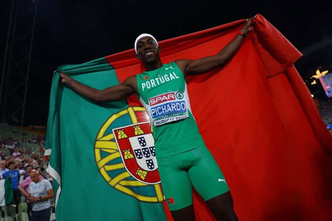 Pichardo 'voa' 17,50 e junta ouro europeu ao mundial e olímpico