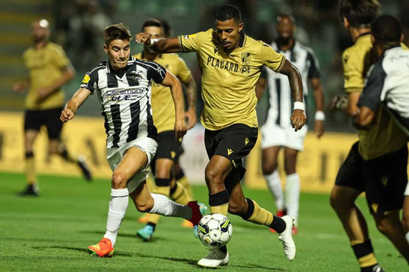 Vitória SC perde pontos em Portimão