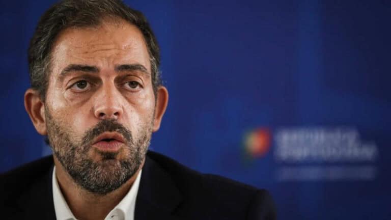 Ministro do Ambiente vai apresentar medidas para mitigar aumentos do gás&nbsp;