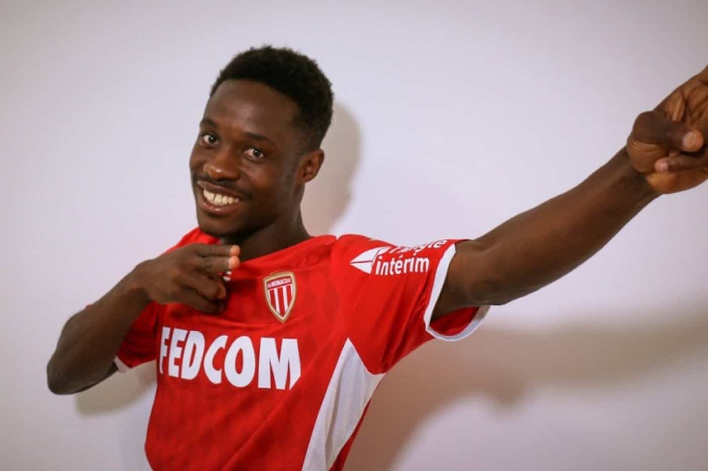 Promessa do futebol ganês Eric Ayiah é reforço do Gil Vicente