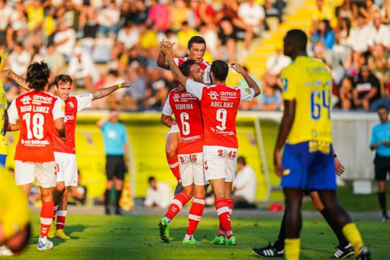 SC Braga goleia Arouca e isola-se na liderança da I Liga