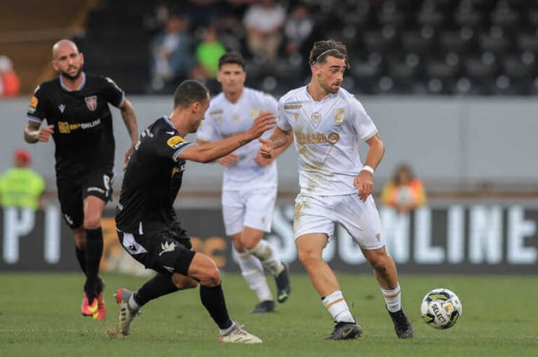 Vitória SC surpreendido pelo Casa Pia