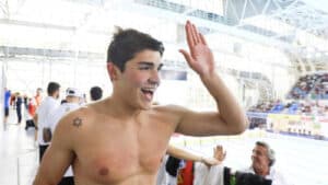 Diogo Ribeiro campeão do mundo de juniores em 100 metros mariposa 