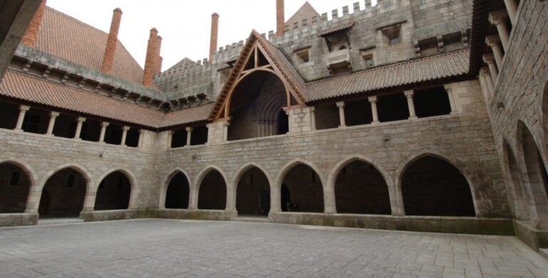 Paço dos Duques com subida acentuada no número de visitantes em agosto