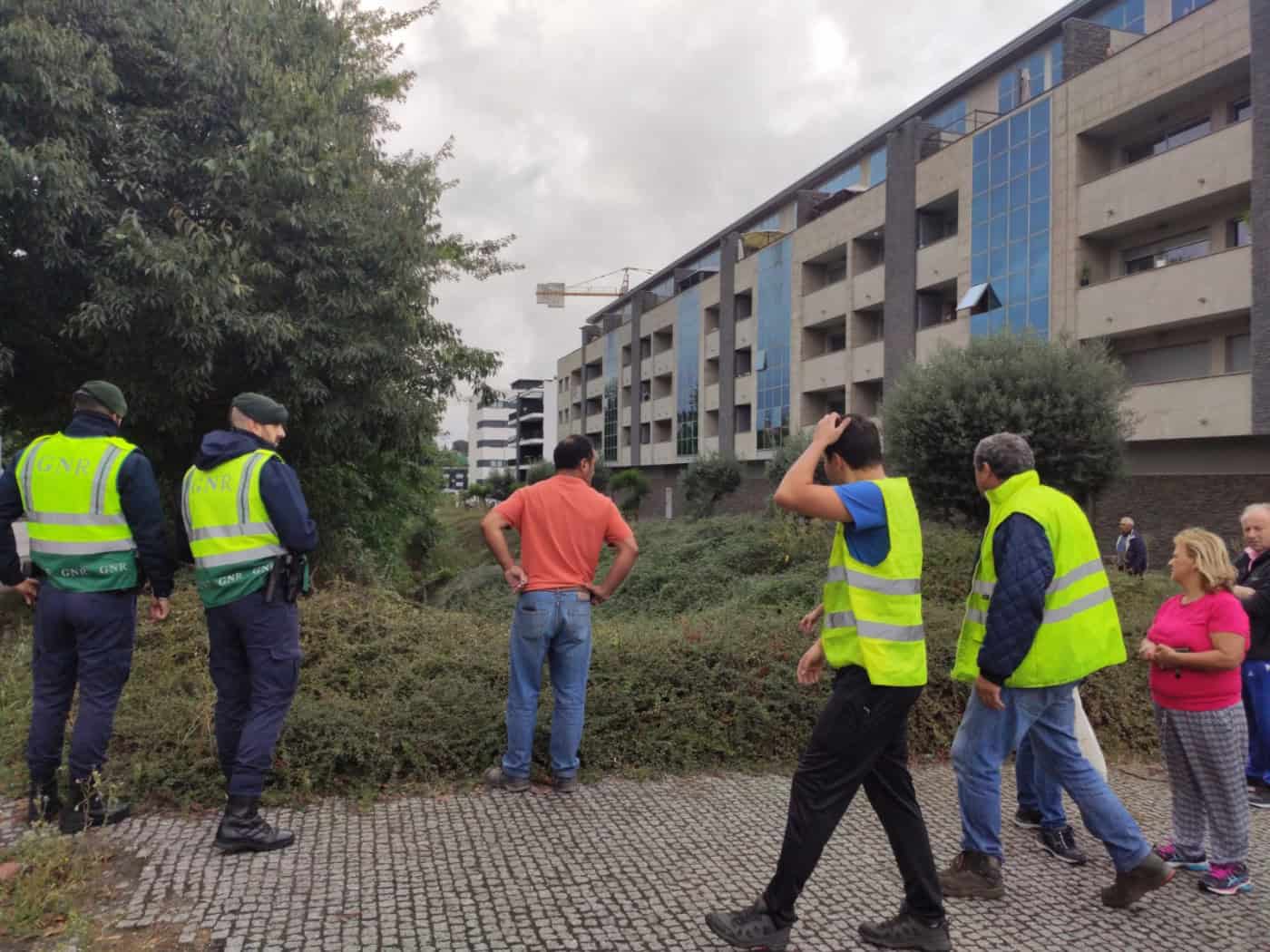 Carro caiu esta manhã ao rio Este. Condutora não resistiu