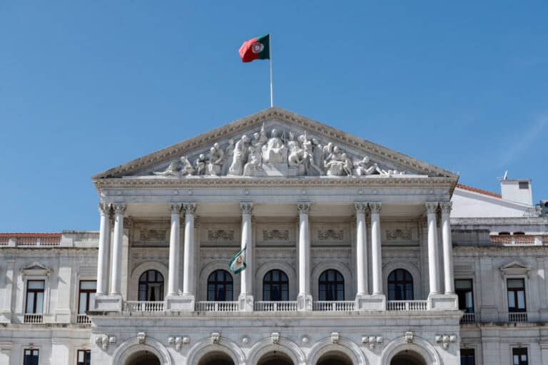 Parlamento aprova medidas do Governo e rejeita todas as propostas da oposição