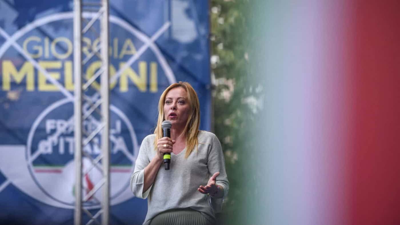 Giorgia Meloni garante à Ucrânia apoio do novo governo italiano