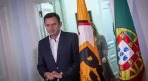 Montenegro diz que Governo está "à deriva" e que PSD vai guiá-lo em nome do interesse nacional