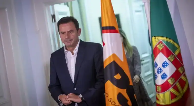 Montenegro diz que Governo está "à deriva" e que PSD vai guiá-lo em nome do interesse nacional
