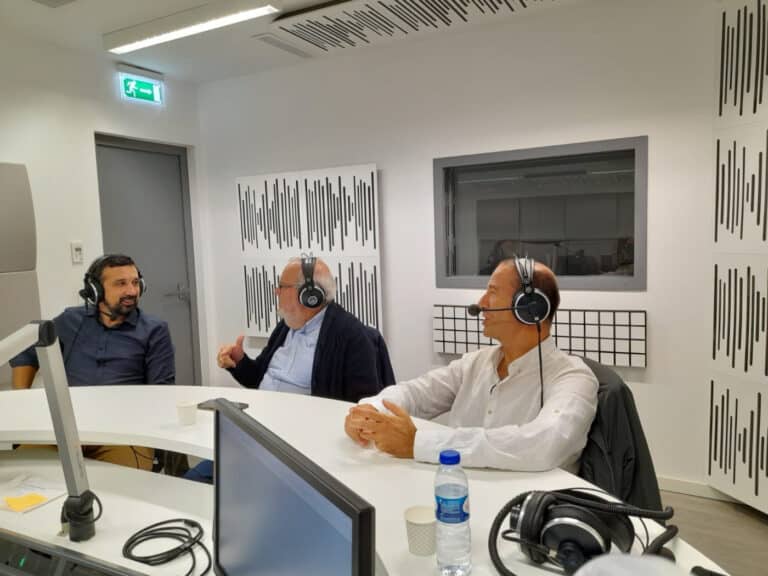 Anúncio de ligação rápida não convence comentadores do Praça do Município