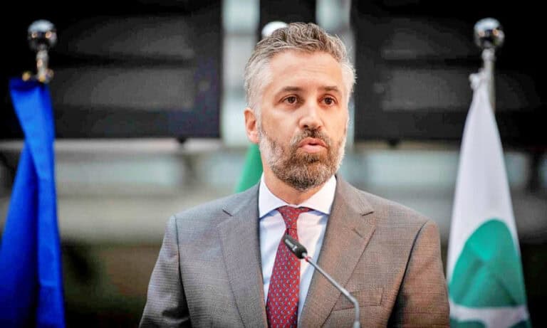 Empresa de ministro e do pai fez contrato com o Estado