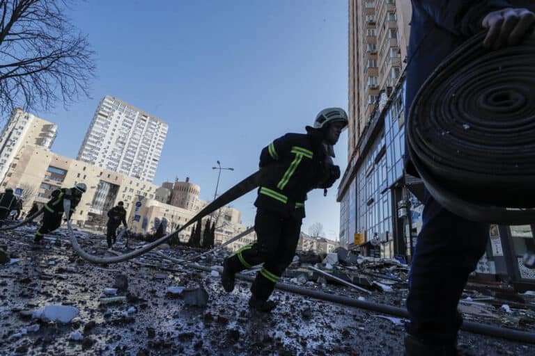 Ouvidas várias explosões em Kiev