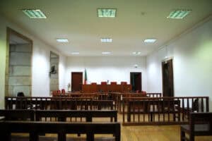 Falta de papel atrasou 20 processos cíveis no Tribunal de Braga 