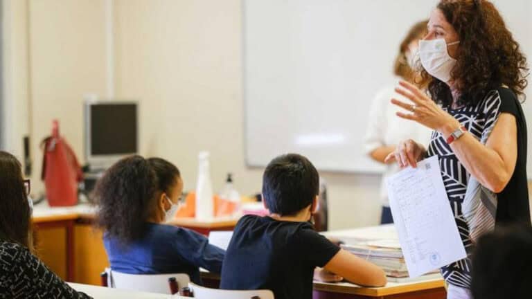 Professores convocam greve nacional para novembro&nbsp;