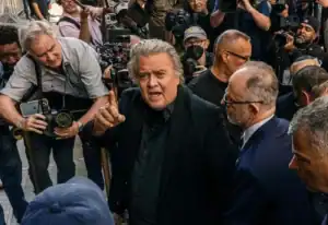 Steve Bannon, ex-conselheiro de Trump, condenado a quatro meses de prisão 