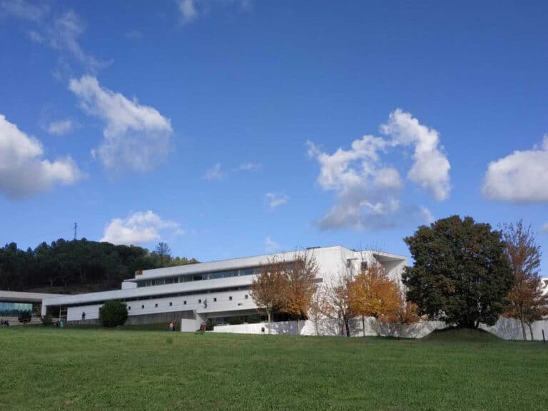 EEG tem 5 mestrados e 2 cursos de especialização entre os melhores do mundo