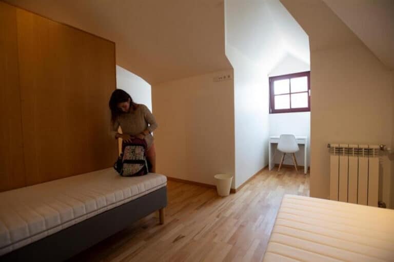 Apoio ao alojamento não contempla alunos deslocados sem contrato de arrendamento