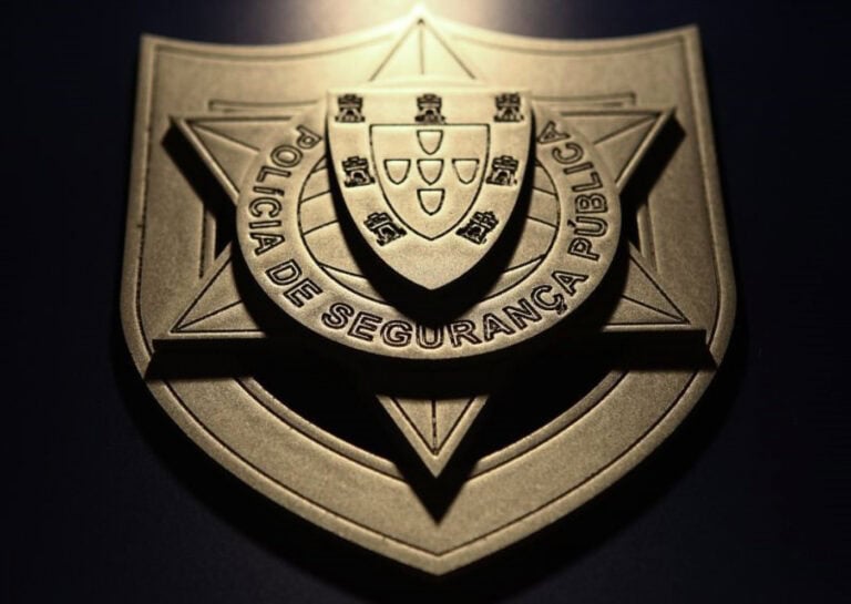 Três detidos em Guimarães com mais de 15 mil doses de droga e 25 mil euros