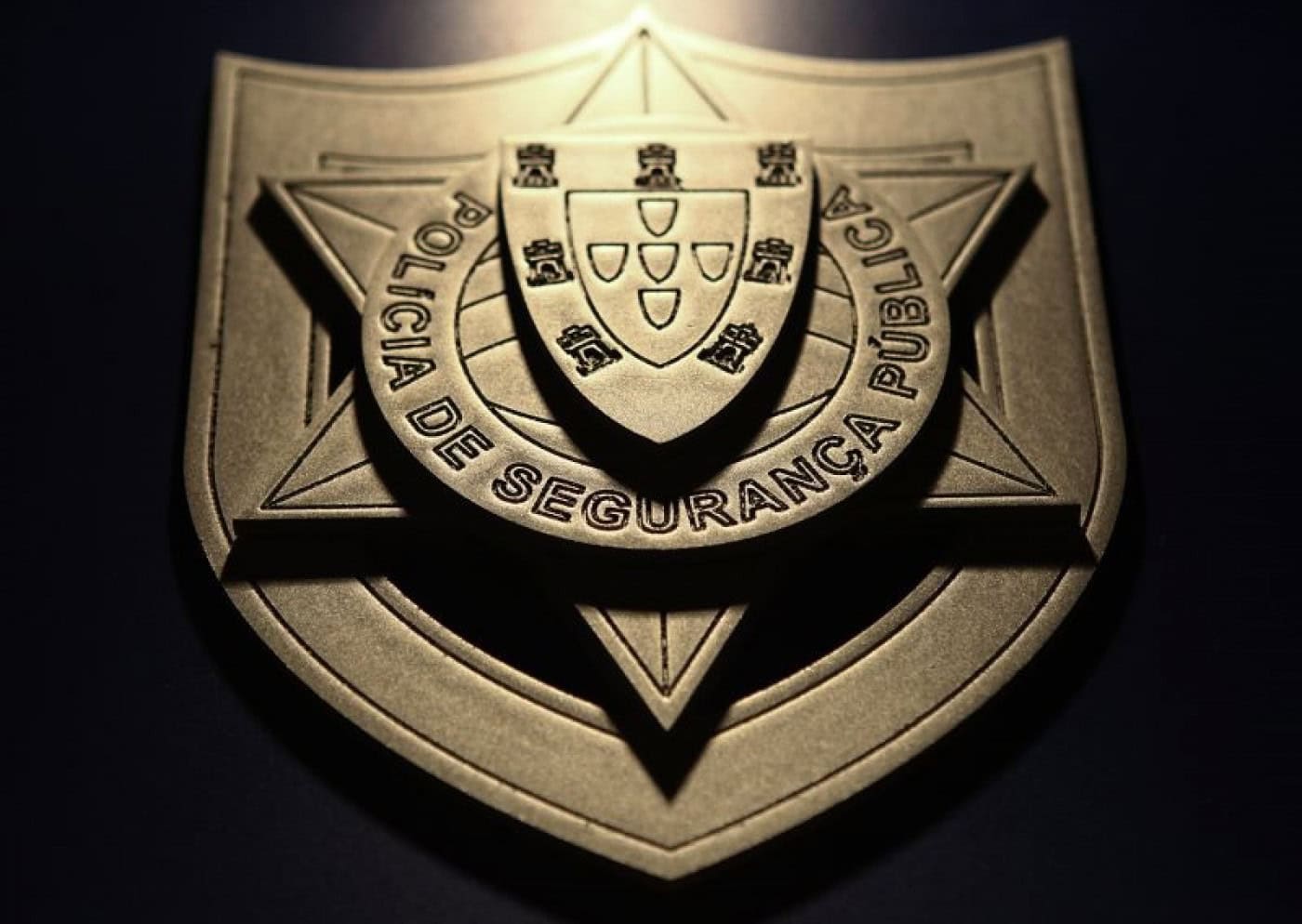 Três detidos em Guimarães com mais de 15 mil doses de droga e 25 mil euros