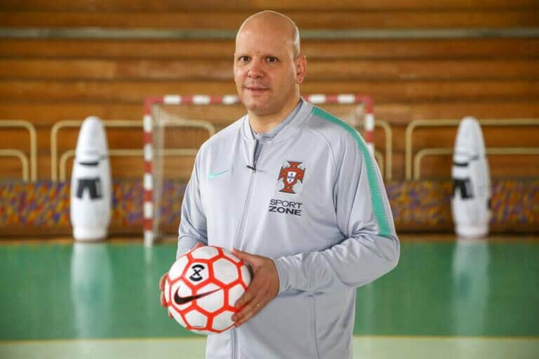 Selecionador de futsal chama 15 jogadores para o duelo com a Lituânia&nbsp;