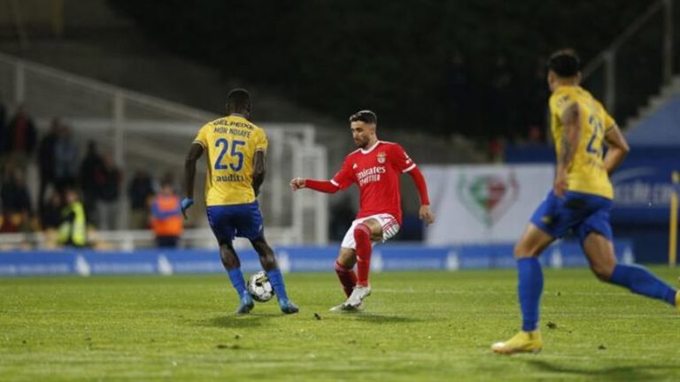 Benfica segue em frente na taça após jogo sem poupanças