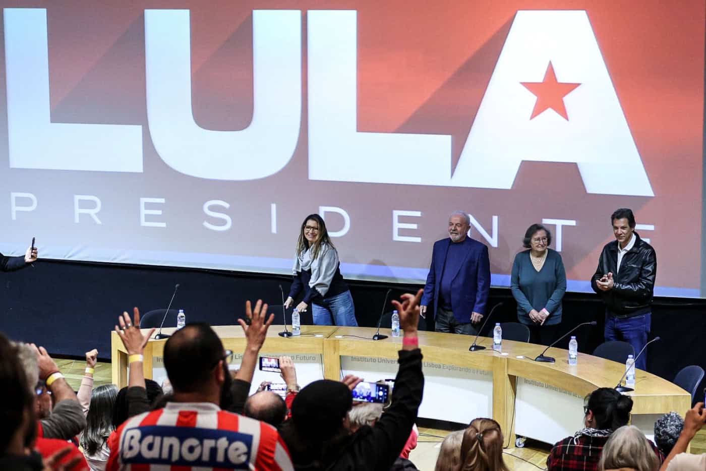 Presidente eleito do Brasil apela aos imigrantes brasileiros em Portugal para que voltem