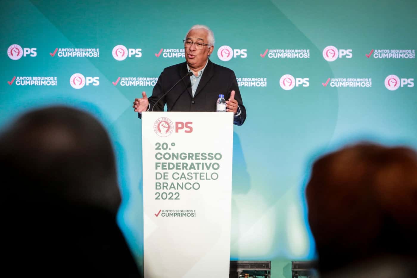 Costa garante que serviços regionais não acabam com integração nas CCDR