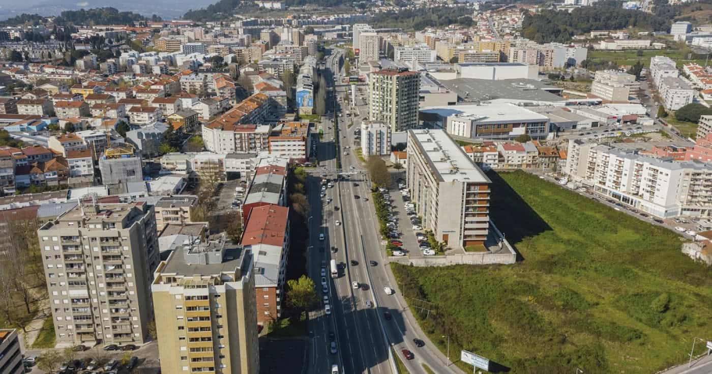 Somos menos, mais velhos, mais qualificados e com mais 37% de estrangeiros